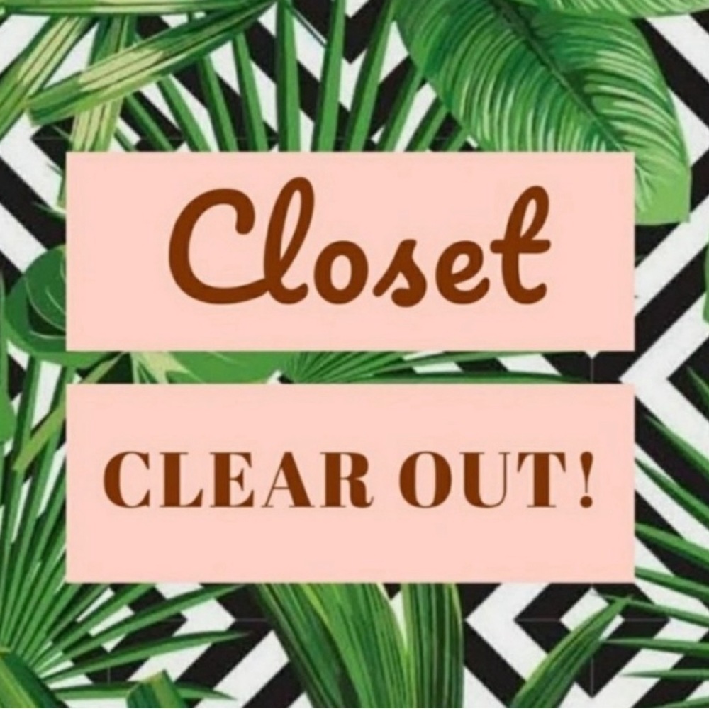 EVERYTHING MUST GO♥️! Make an offer bundle up for extra savings 🎉